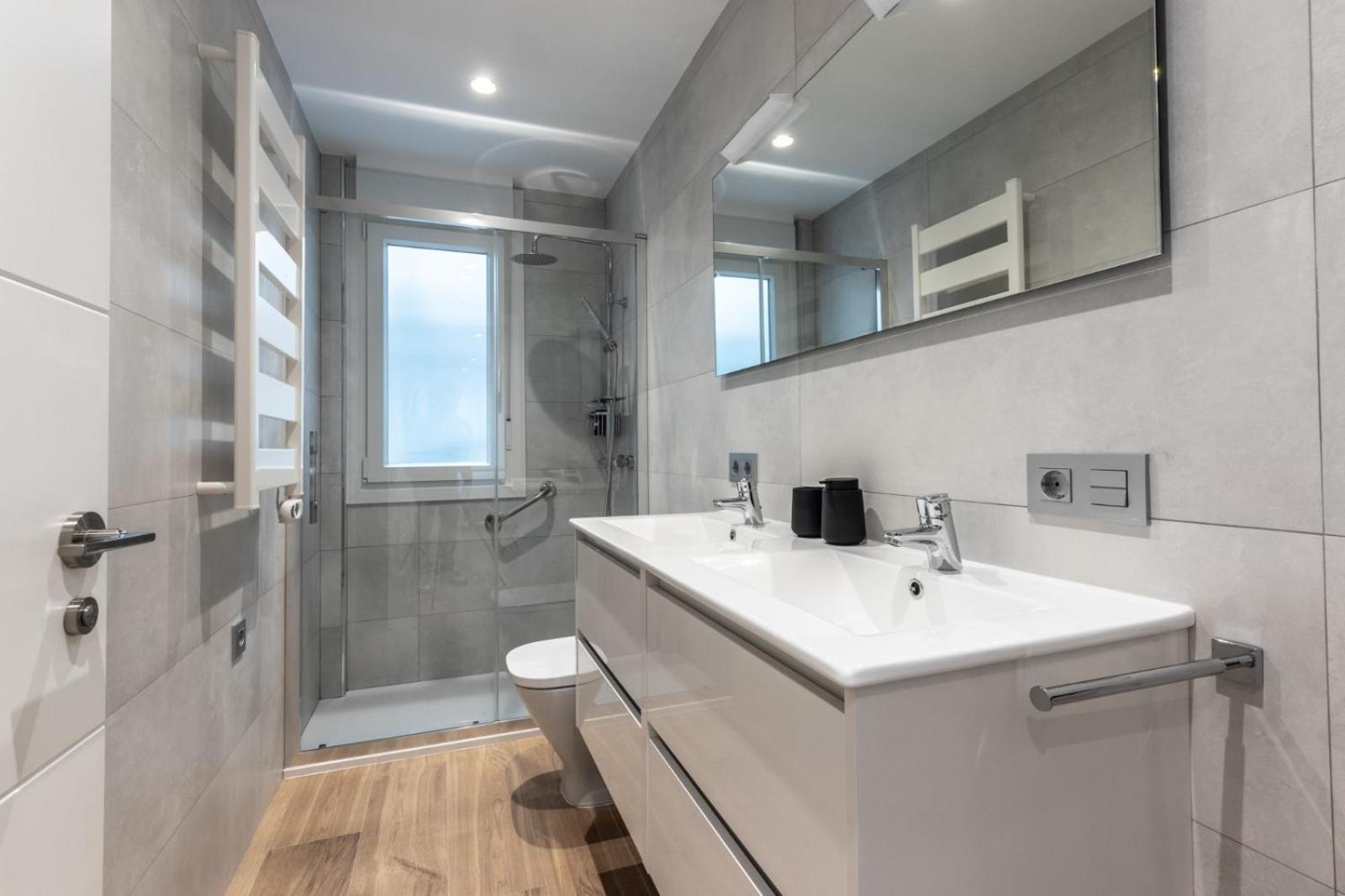Apartamento Tiboli Home Билбао Екстериор снимка