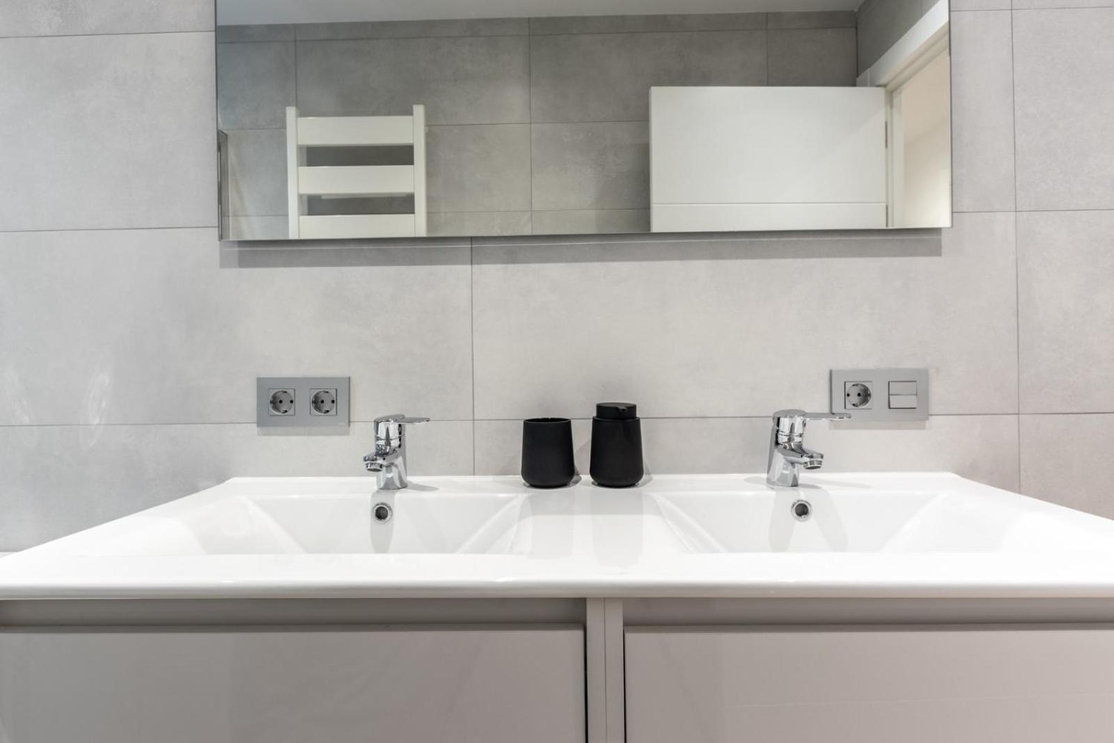 Apartamento Tiboli Home Билбао Екстериор снимка